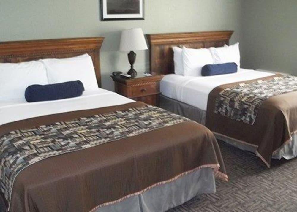 Travelodge By Wyndham Gardiner Yellowstone Park North Entr Екстериор снимка