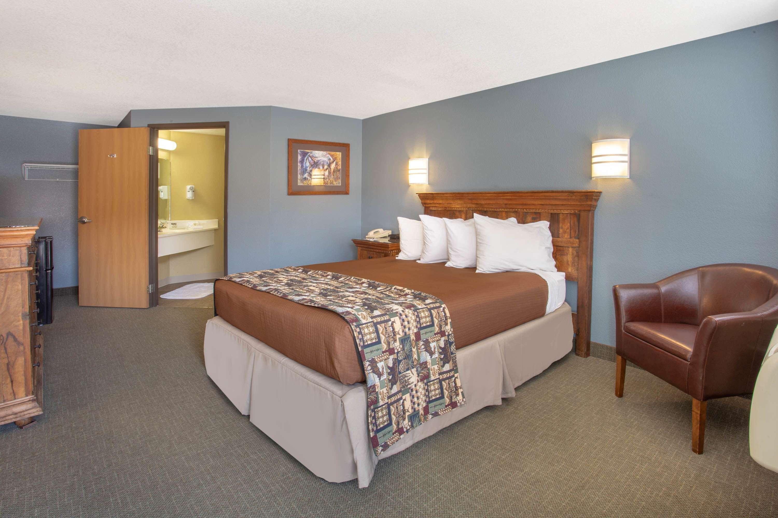 Travelodge By Wyndham Gardiner Yellowstone Park North Entr Екстериор снимка