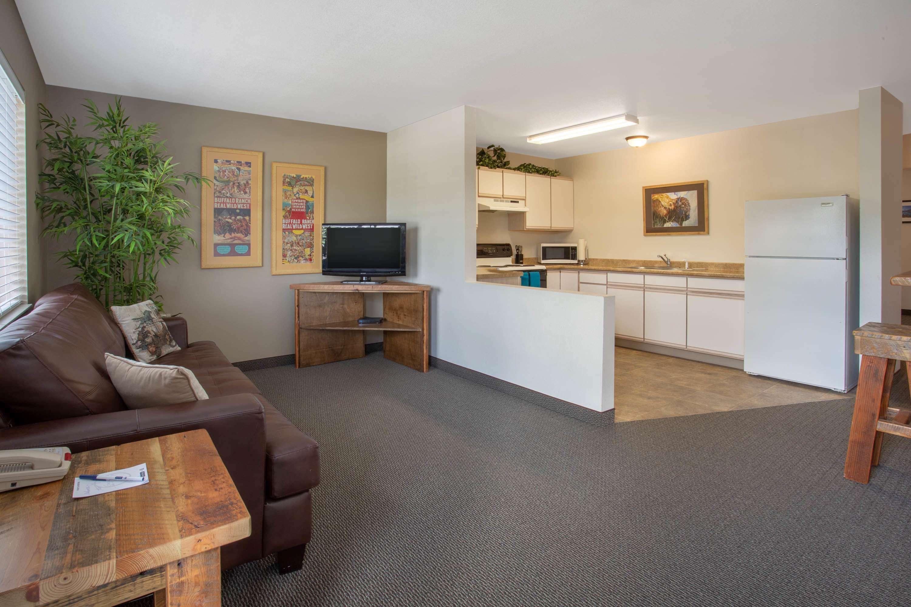 Travelodge By Wyndham Gardiner Yellowstone Park North Entr Екстериор снимка