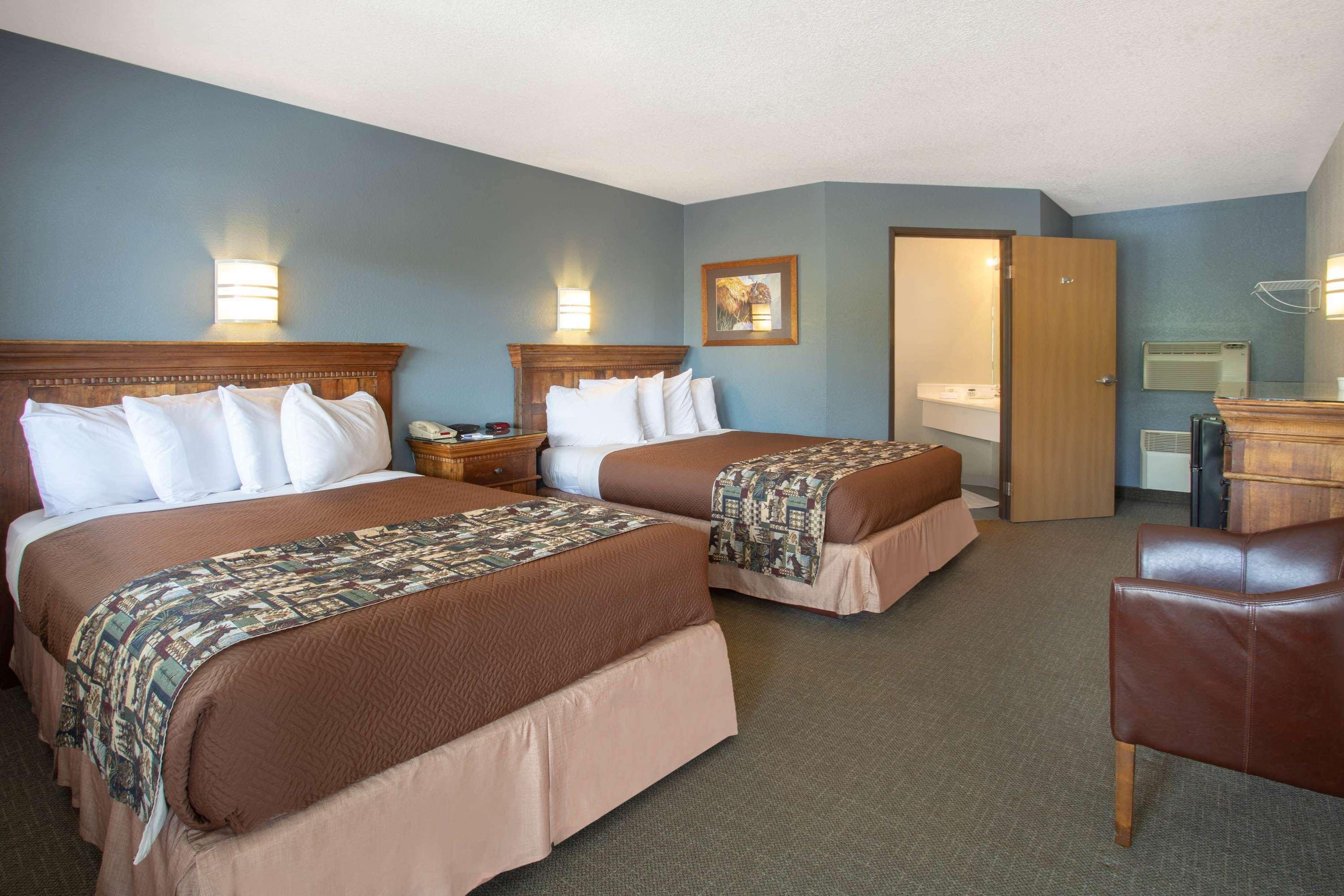 Travelodge By Wyndham Gardiner Yellowstone Park North Entr Екстериор снимка