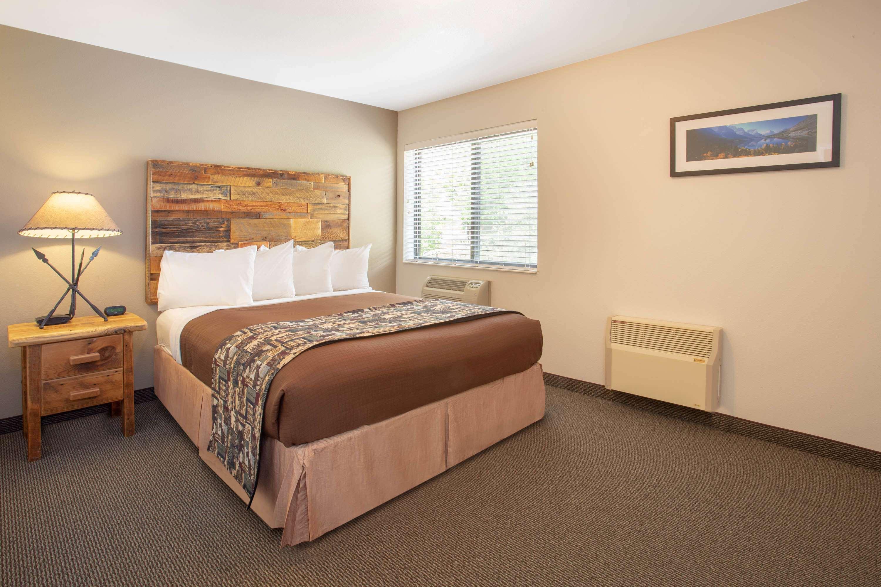 Travelodge By Wyndham Gardiner Yellowstone Park North Entr Екстериор снимка