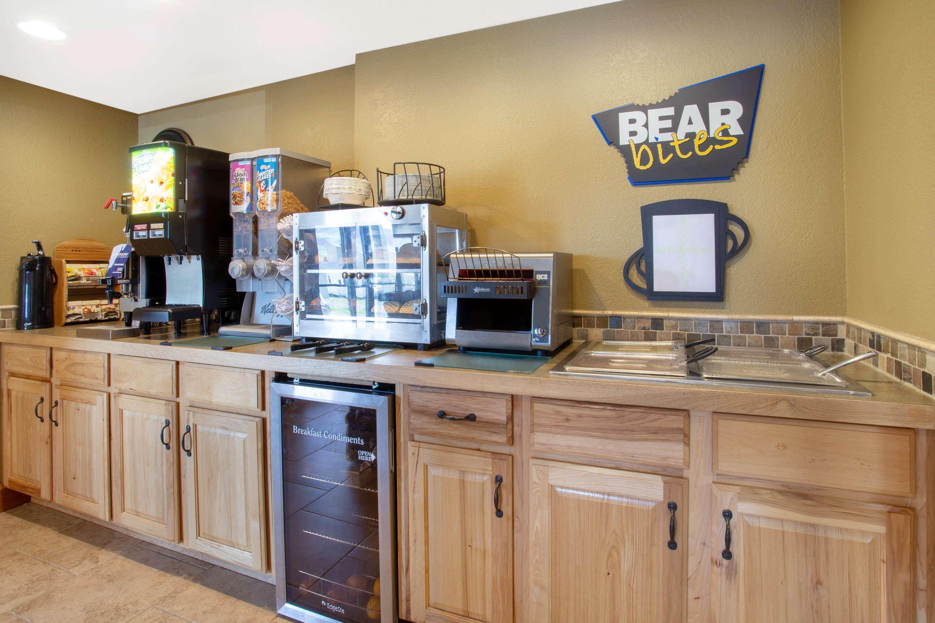 Travelodge By Wyndham Gardiner Yellowstone Park North Entr Екстериор снимка