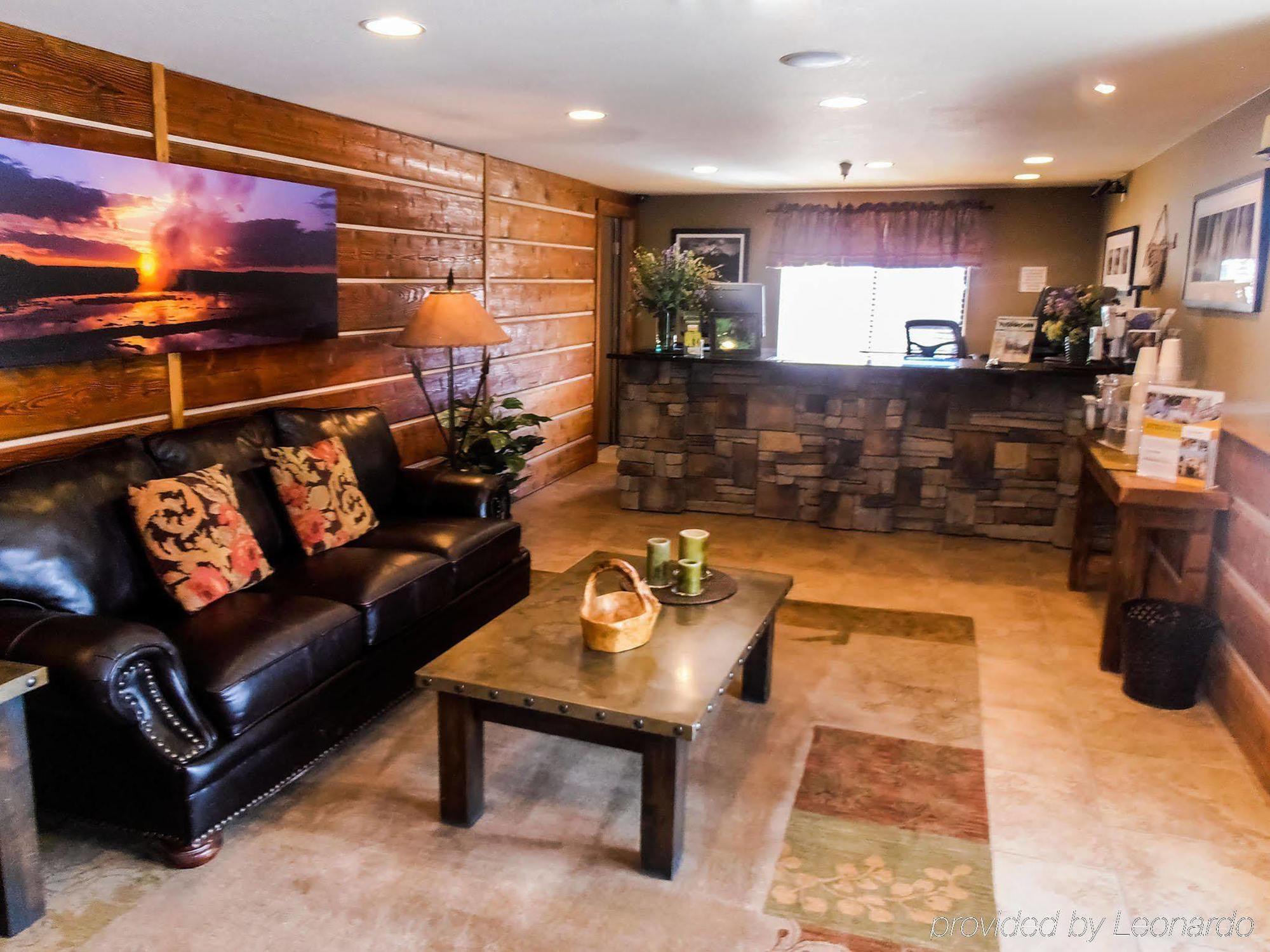 Travelodge By Wyndham Gardiner Yellowstone Park North Entr Екстериор снимка