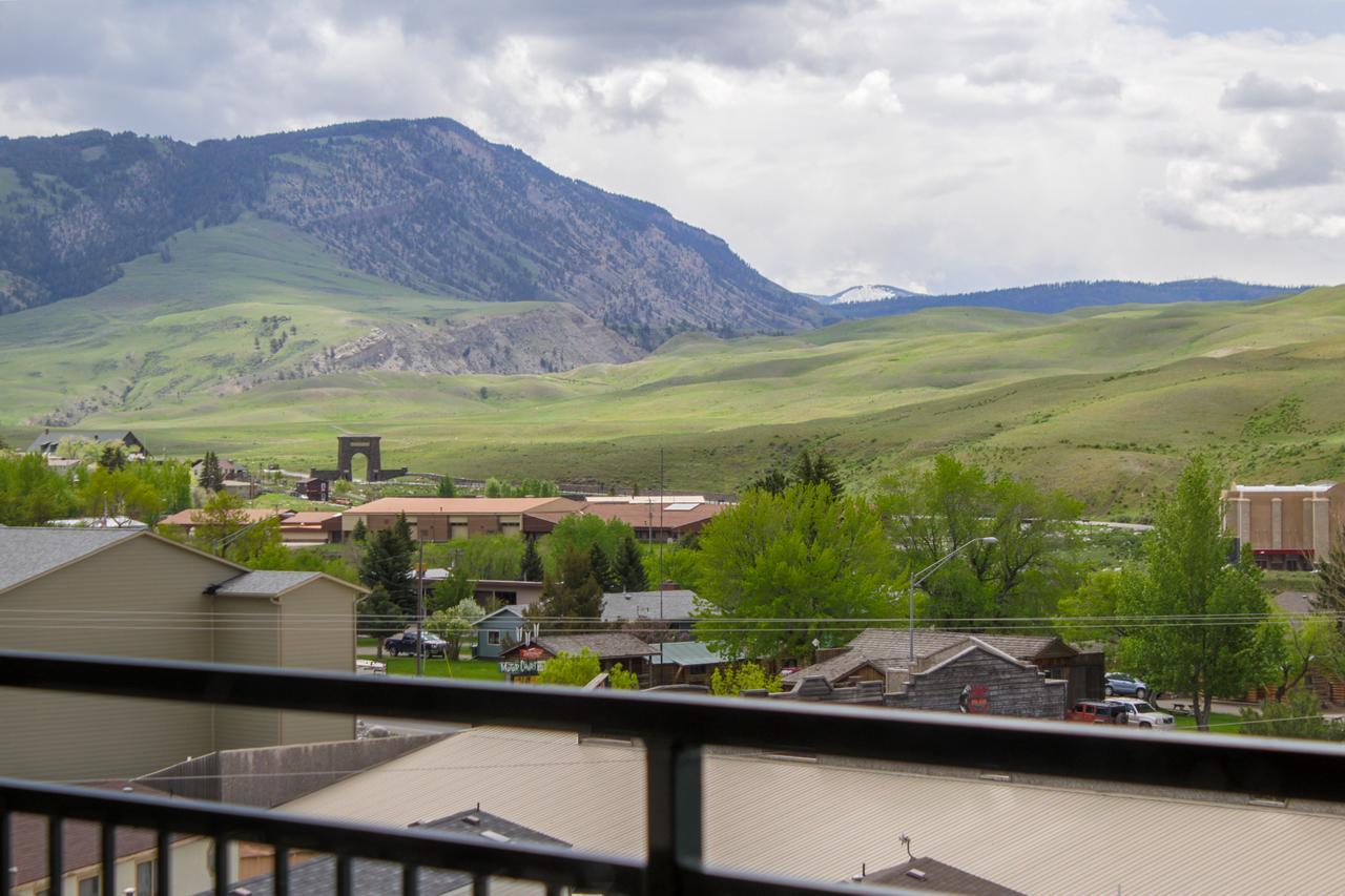 Travelodge By Wyndham Gardiner Yellowstone Park North Entr Екстериор снимка