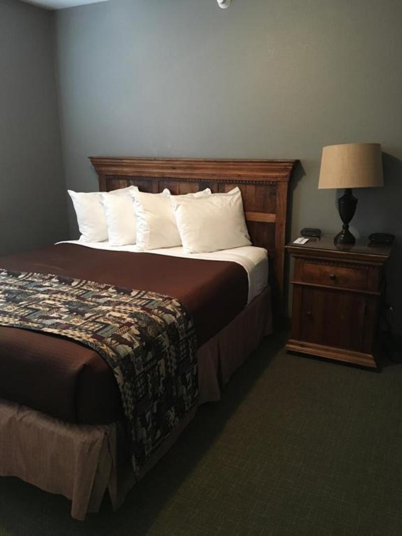 Travelodge By Wyndham Gardiner Yellowstone Park North Entr Екстериор снимка